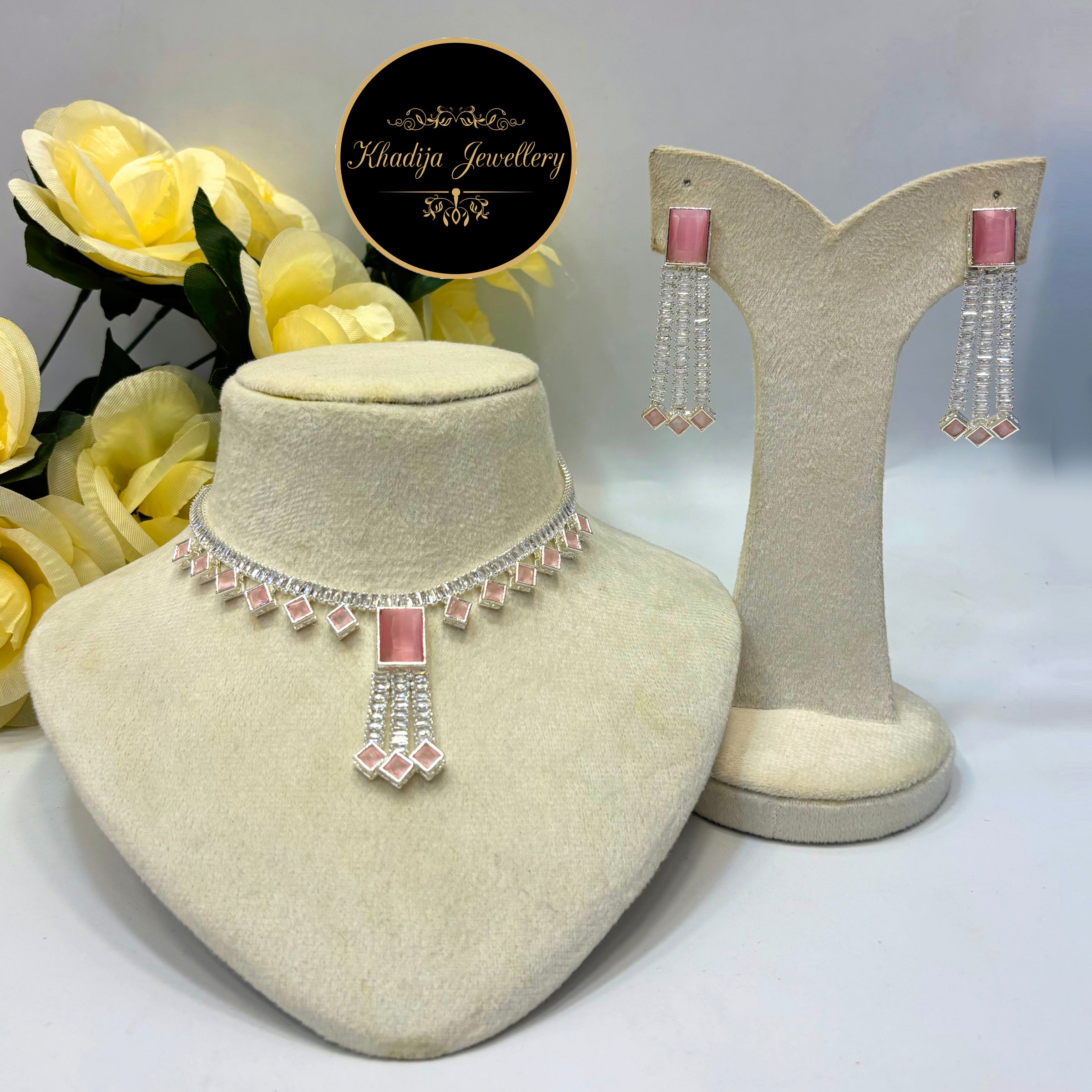 Elegant Choker Necklace (RE020
