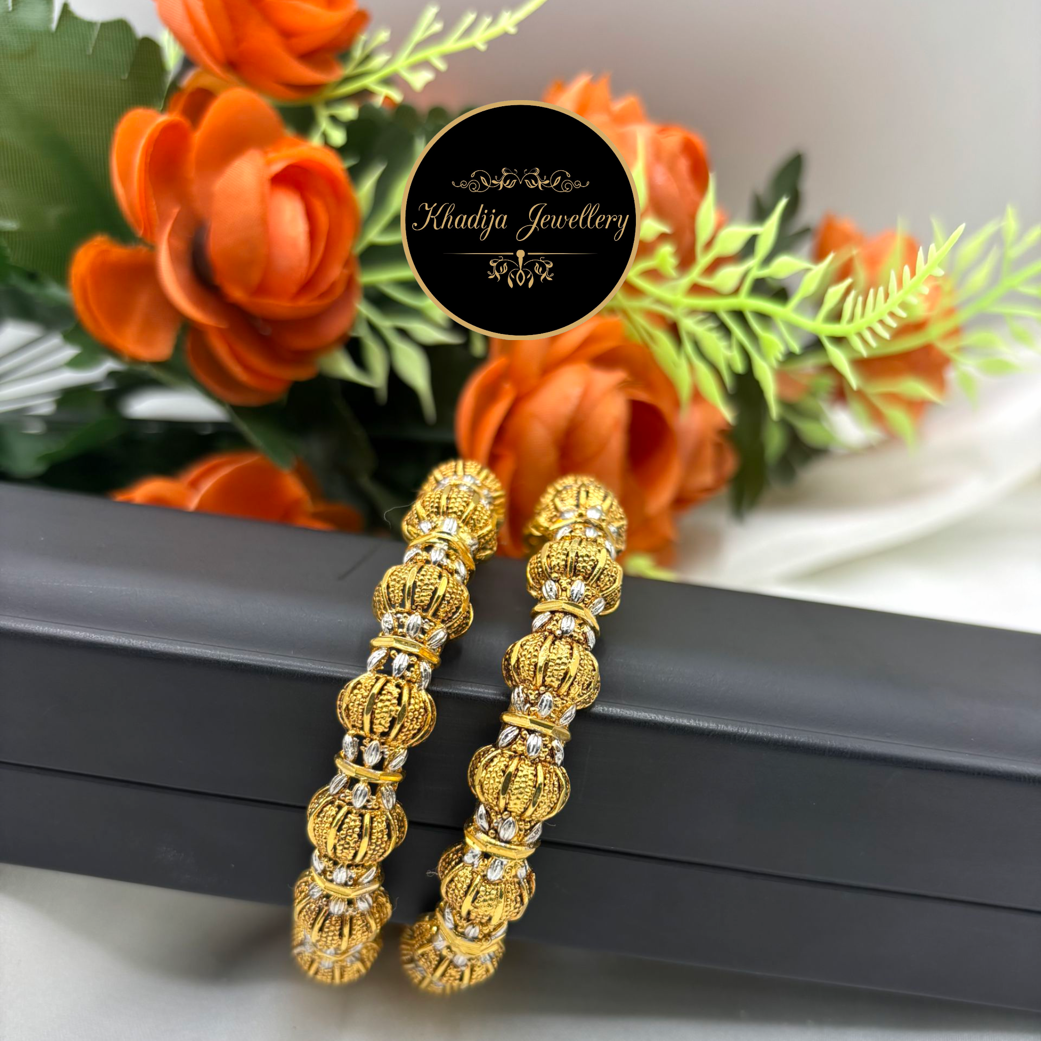 ✨️Elegant Gold & Silver Textured Bangles – Set of 2 pc with Gold plated ✨️ (BGAZ87)