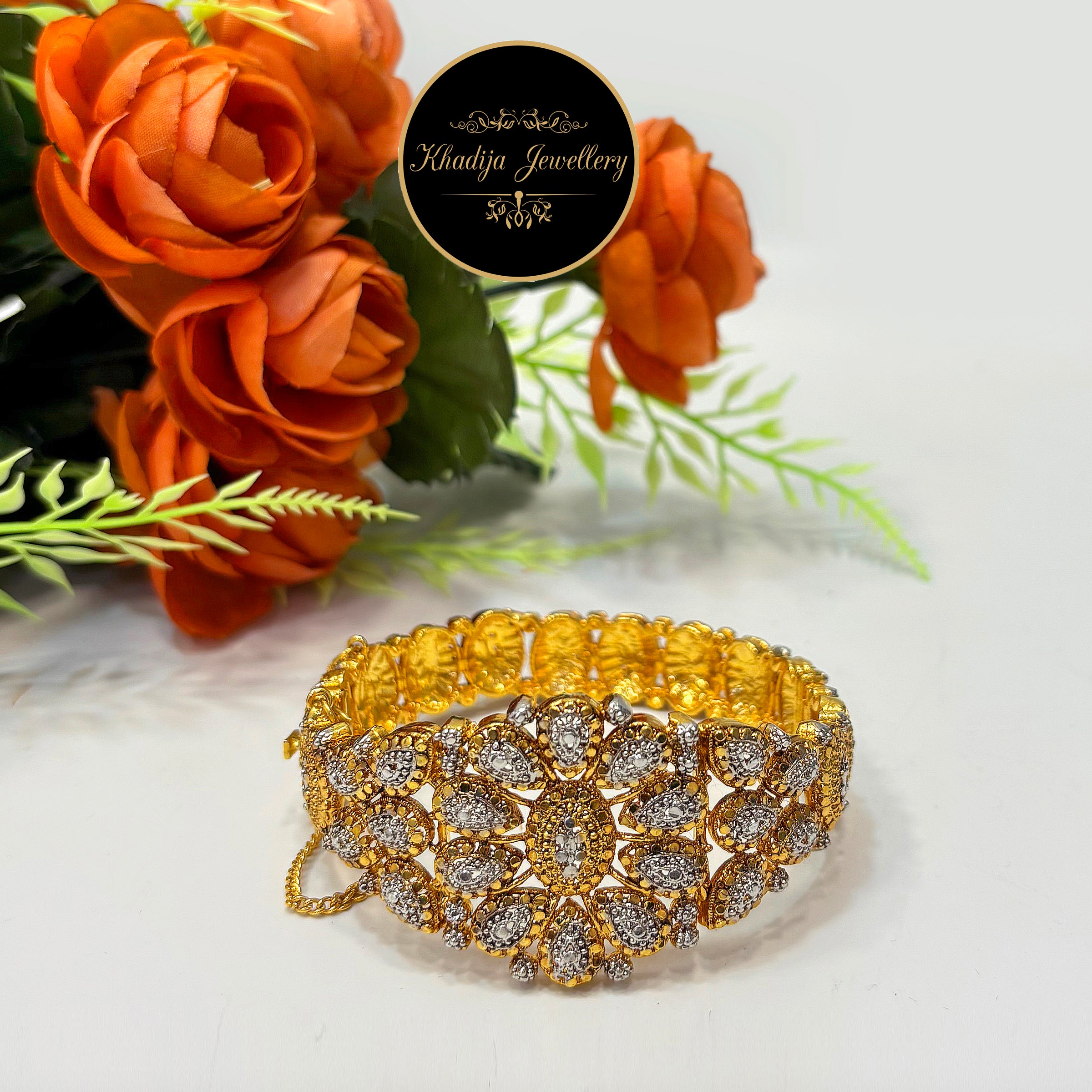 Royal Floral Gold-Plated Bracelet (Az050)