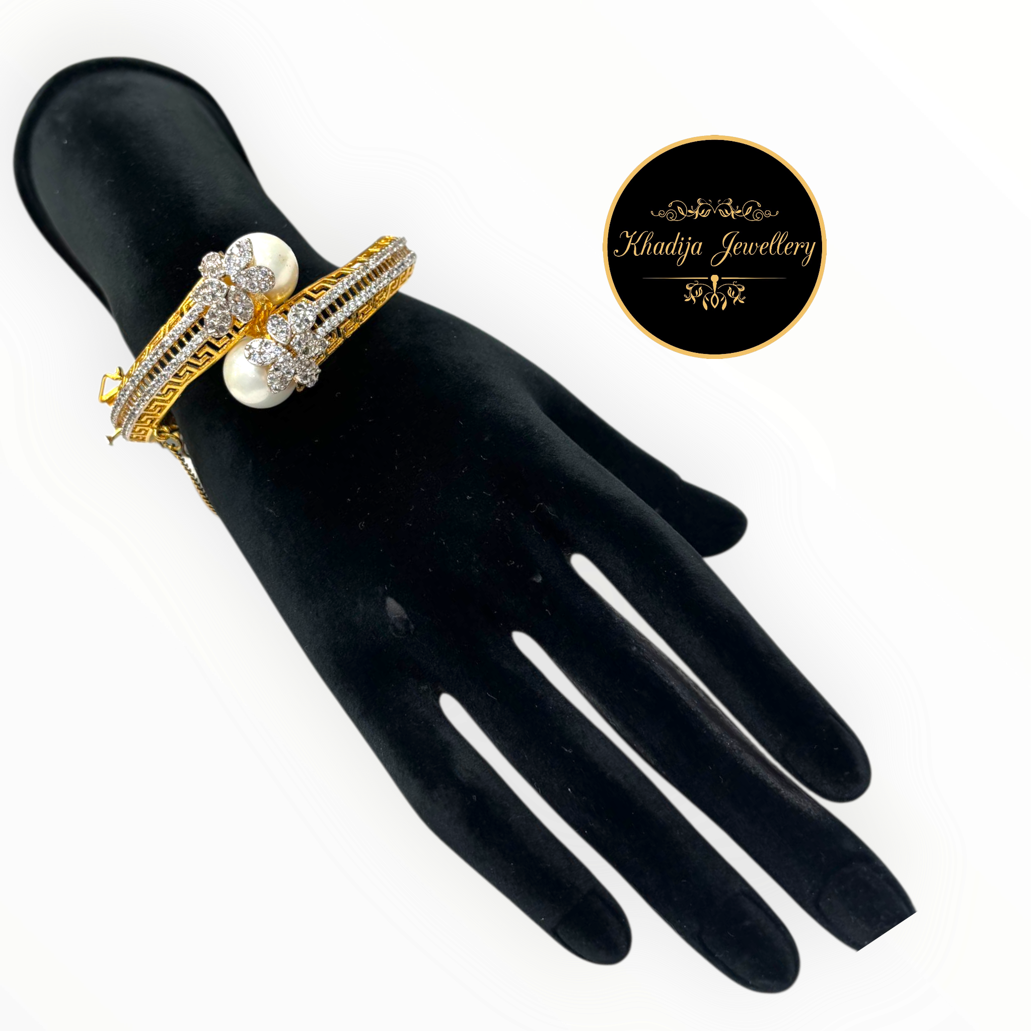 Elegant Pearl- Diamonds Openable Bracelet (Az056)