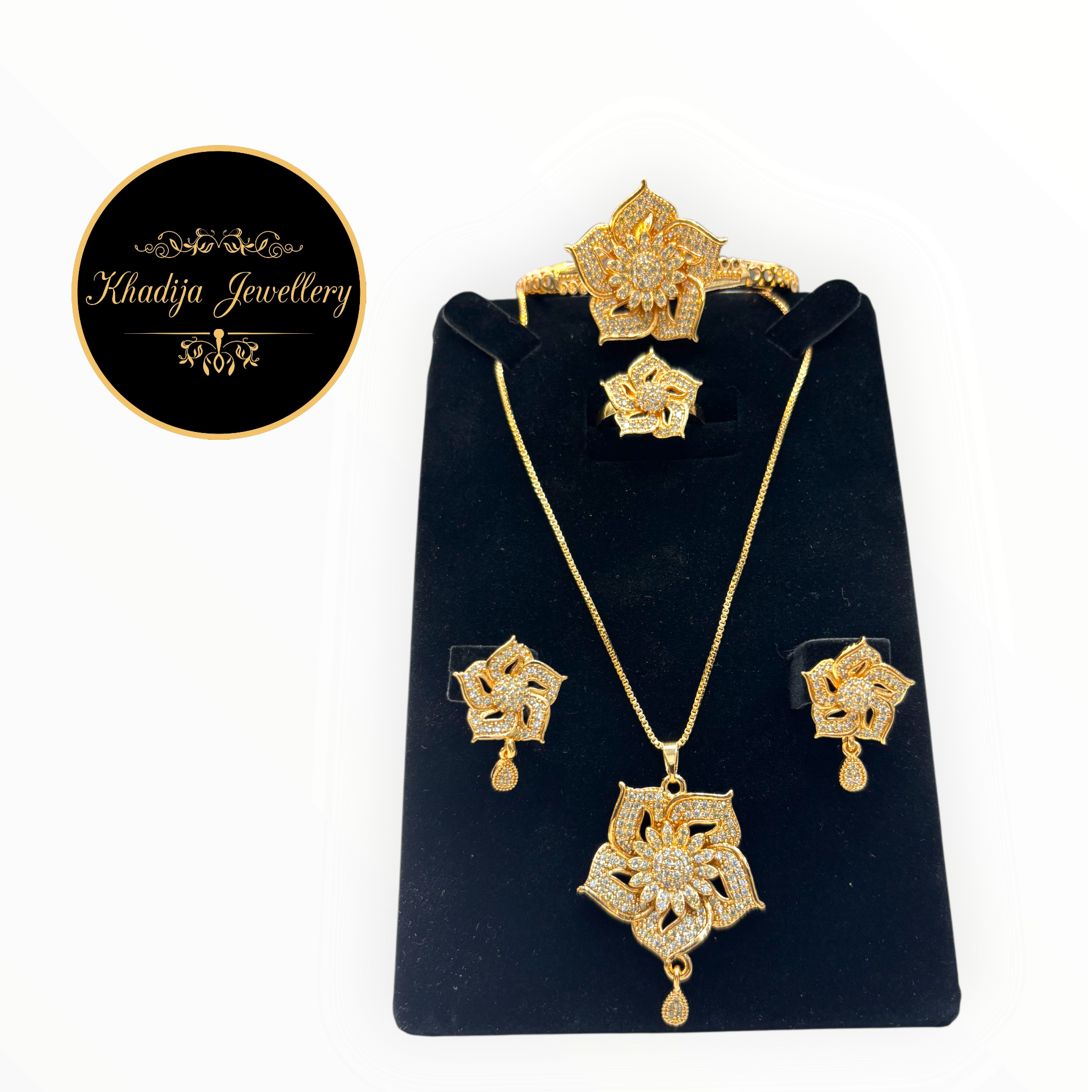 🌺Royal charm Diamonds Locket Set – 4 Pieces (CL008)🌺