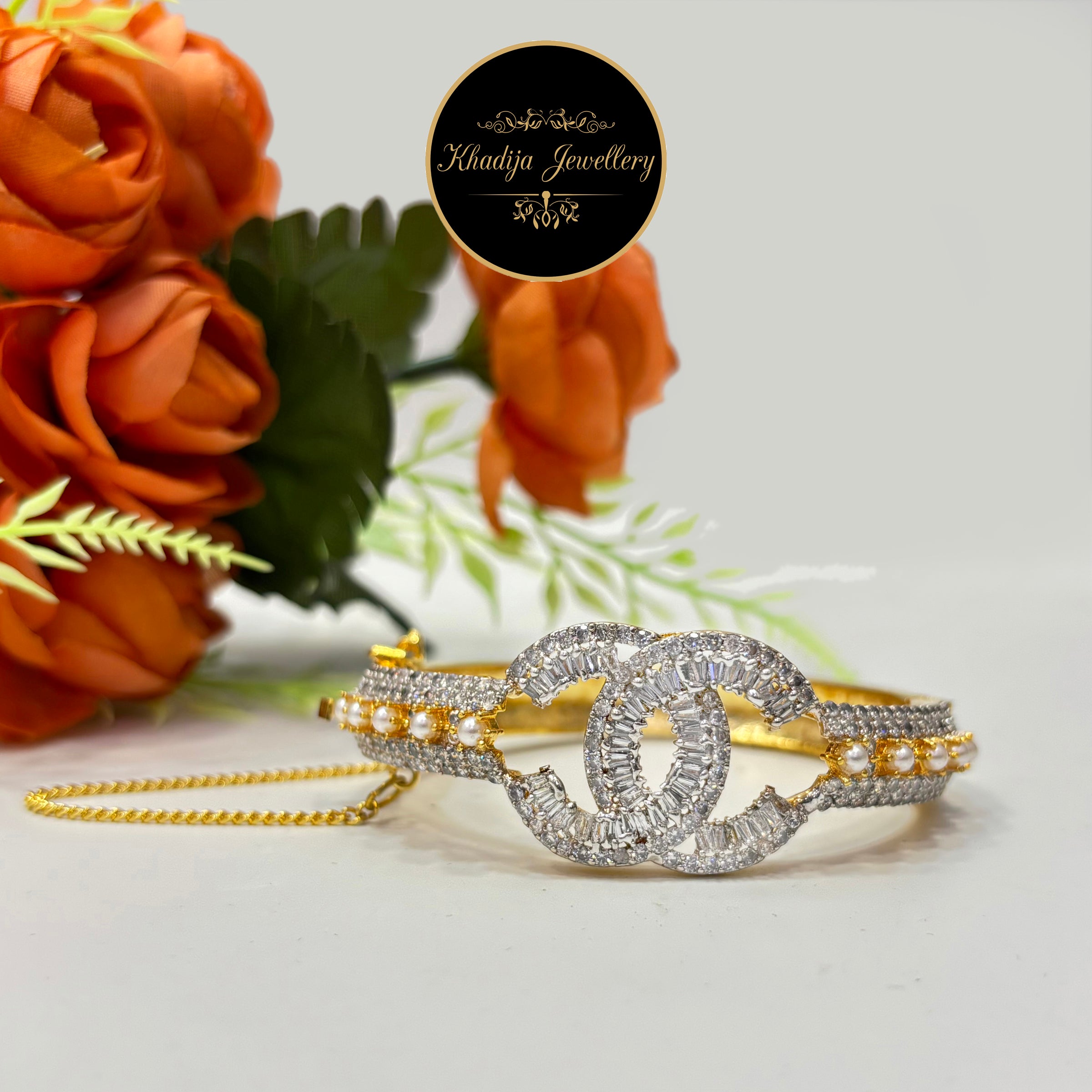 Luxury Designer- Bracelet with Diamond & Pearl (Az52)