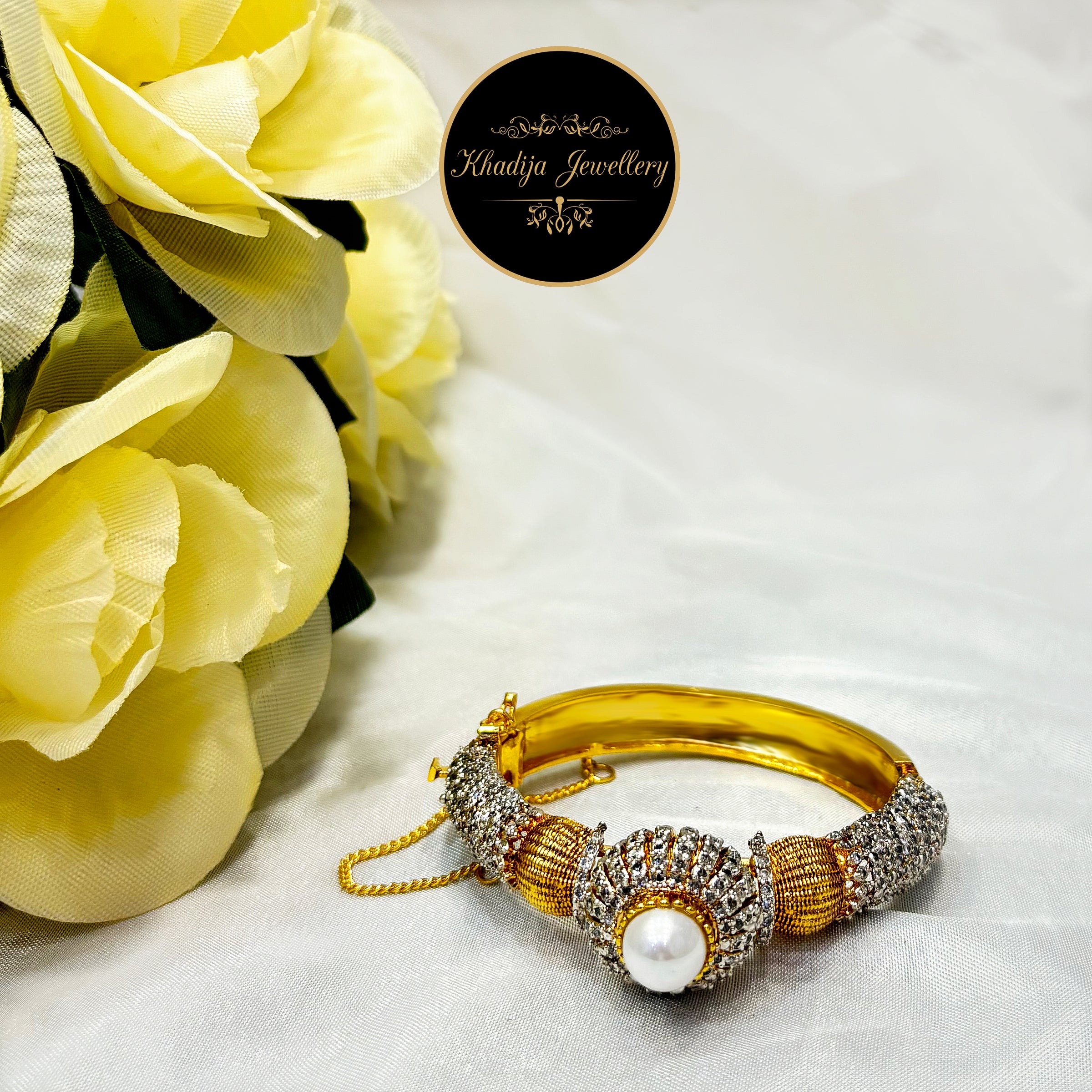 Pearl Designer- Bracelet with Diamond & Pearl (Az063)