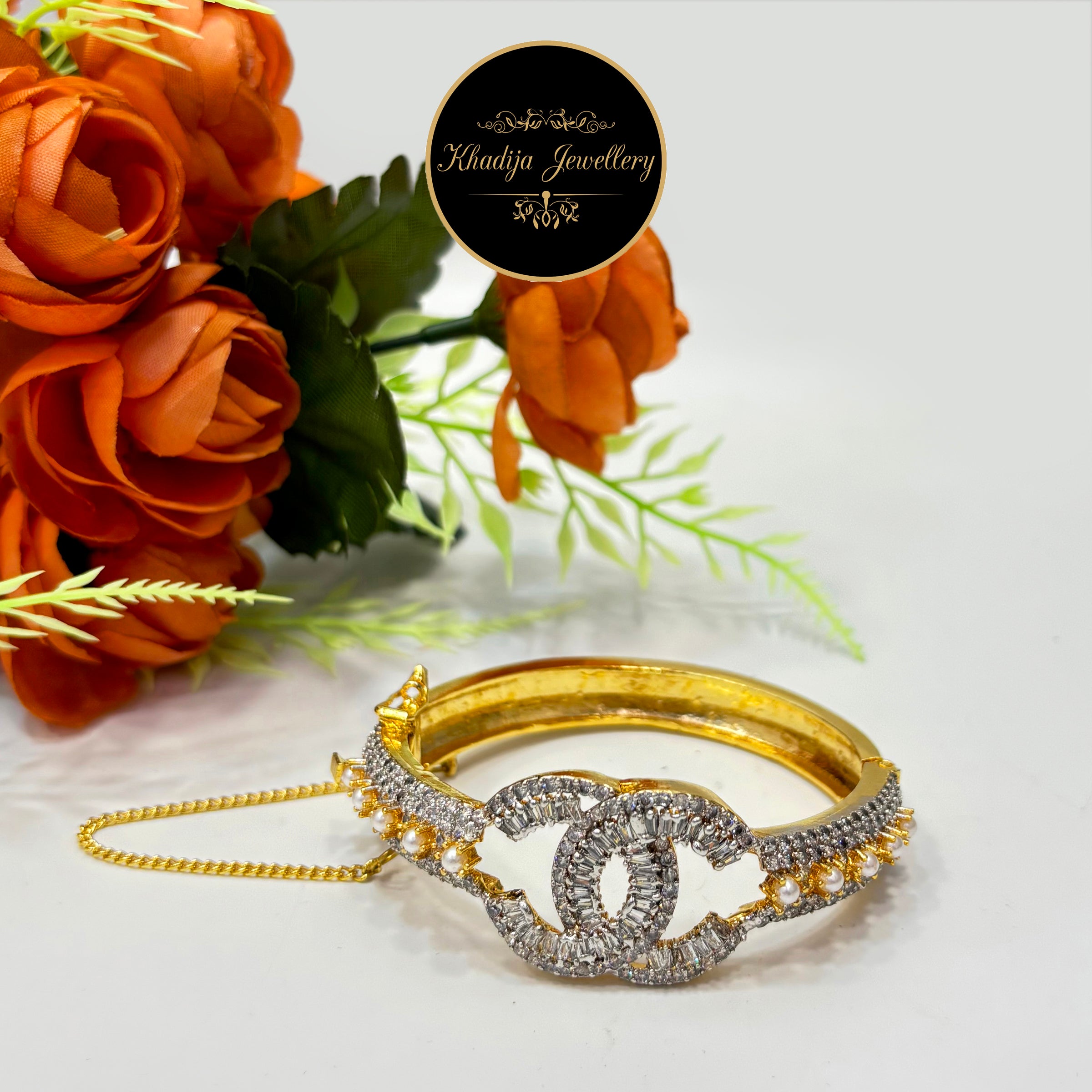 Luxury Designer- Bracelet with Diamond & Pearl (Az52)