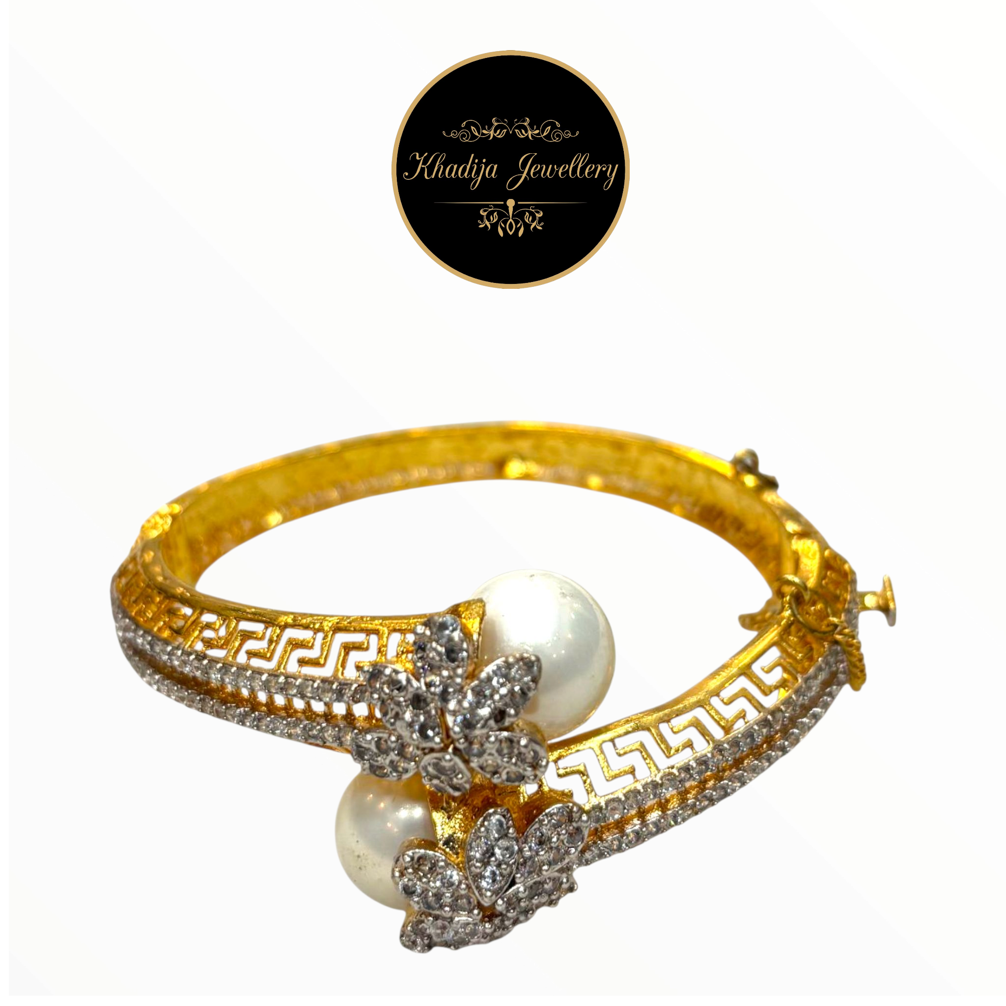 Elegant Pearl- Diamonds Openable Bracelet (Az056)
