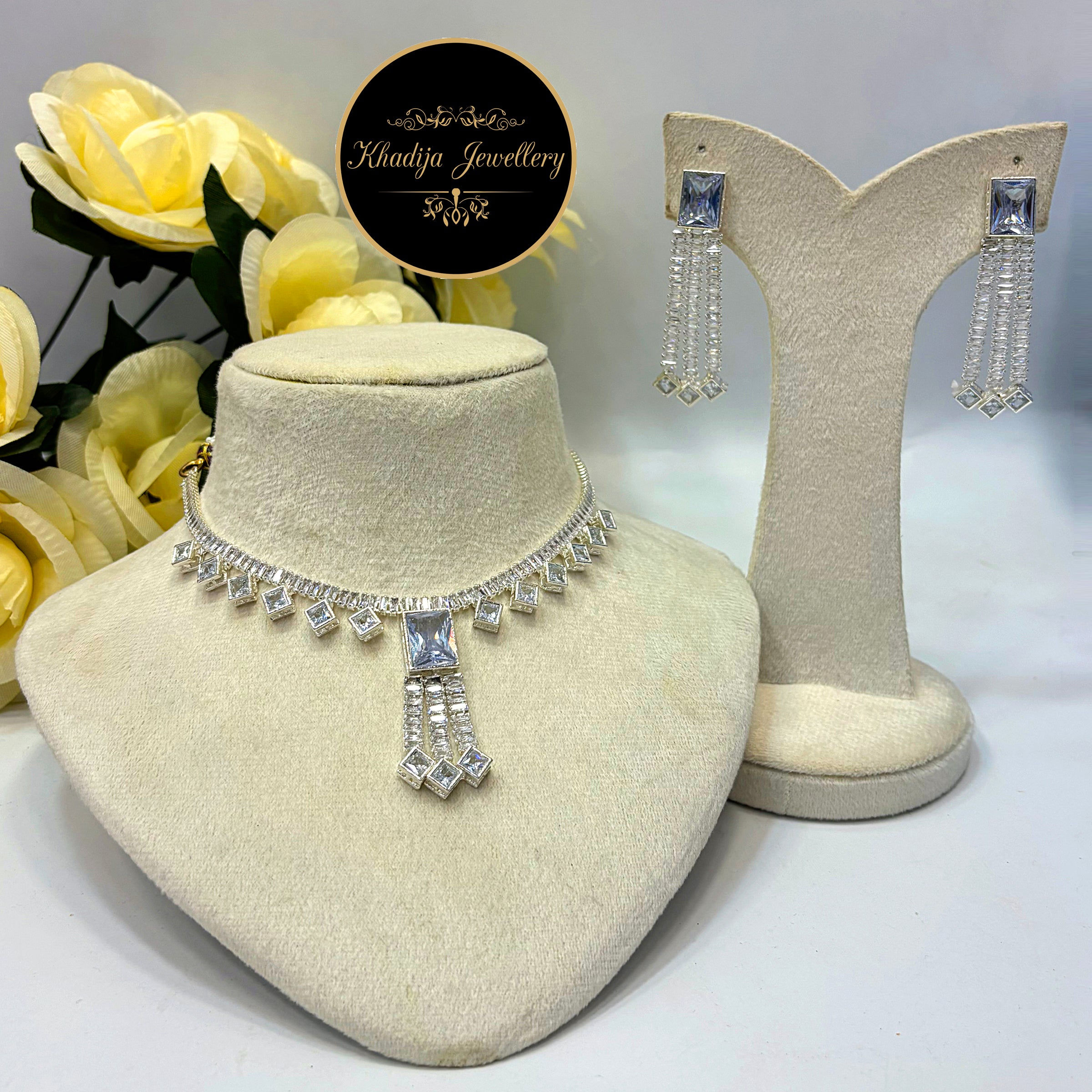 Elegant Choker Necklace (RE020